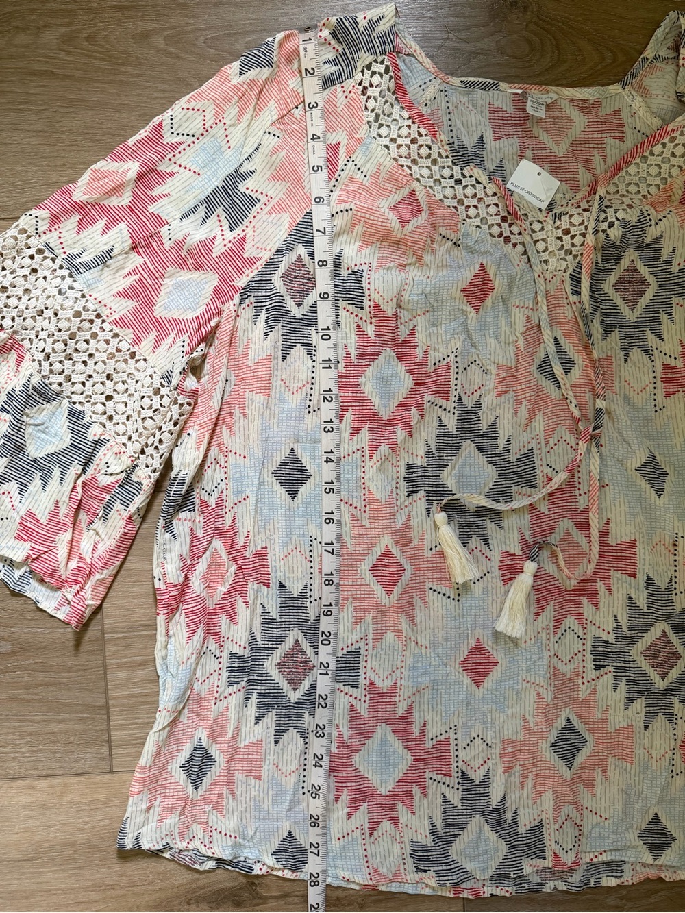 CATO Geometric Crochet Trim Top NWT - Picture 3 of 5